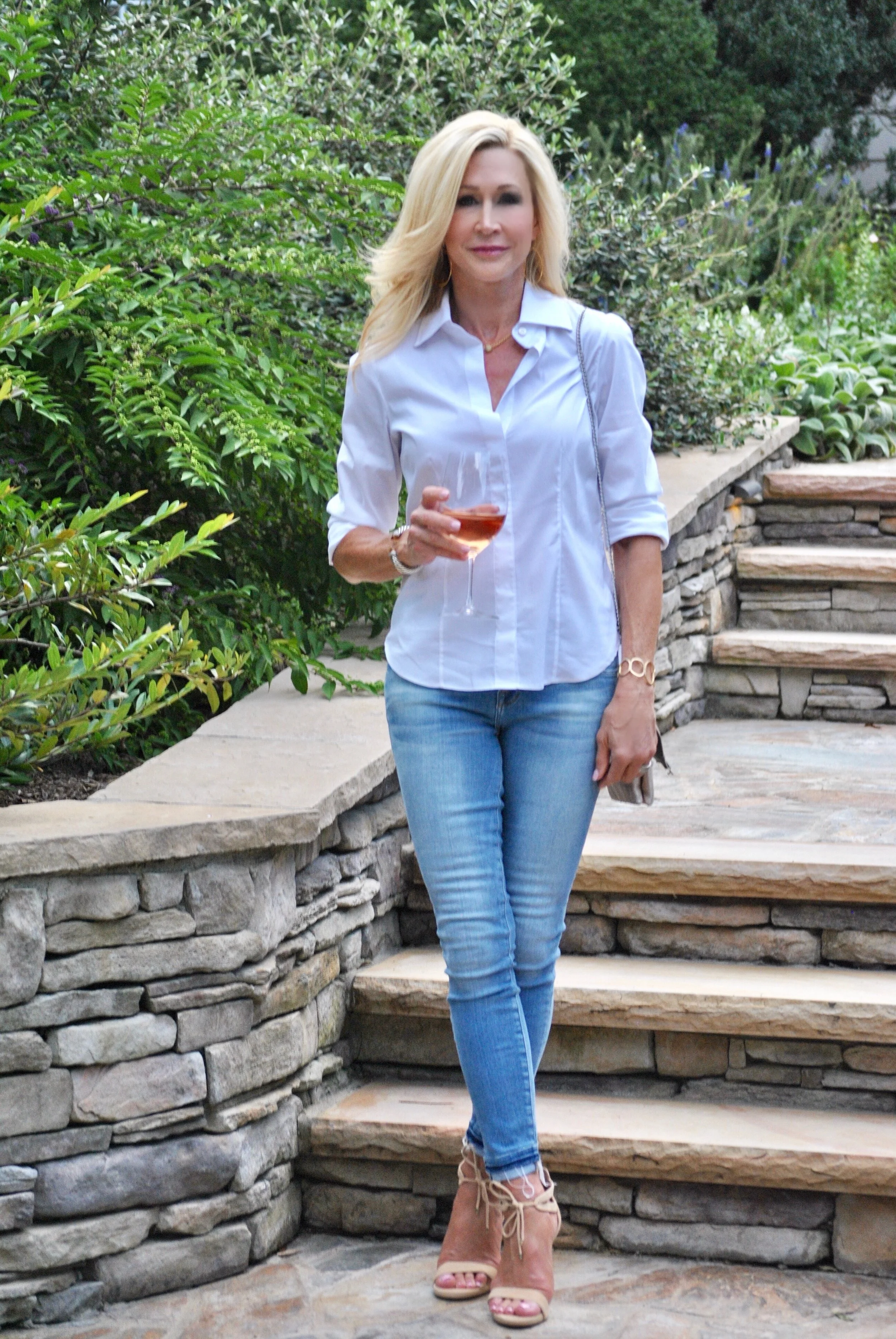 White blouse with blue jeans discount